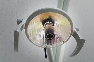 痛くない治療法で家族の歯を守る！削らない歯科のメリットと選び方指南